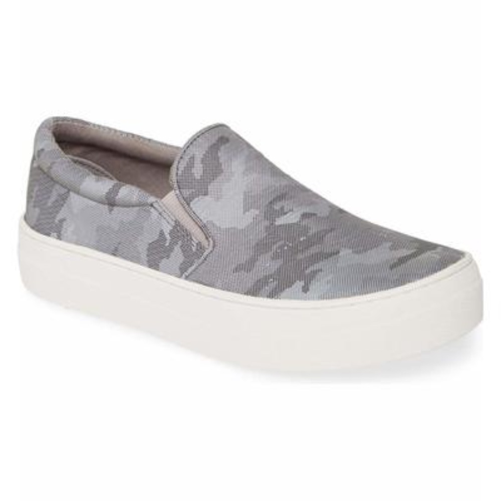 Steve Madden Gills Met Reflective Plattinum Slip on Sneaker Size 10 EUC